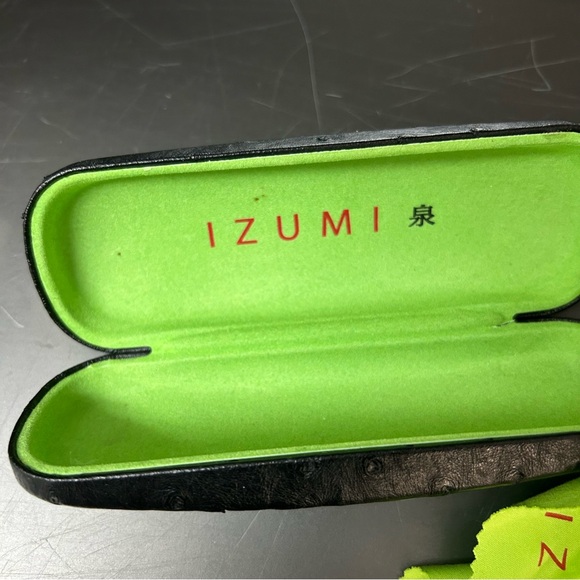 Izumi glasses in lovely purple and white .  Nice details on the sides - Picture 11 of 14